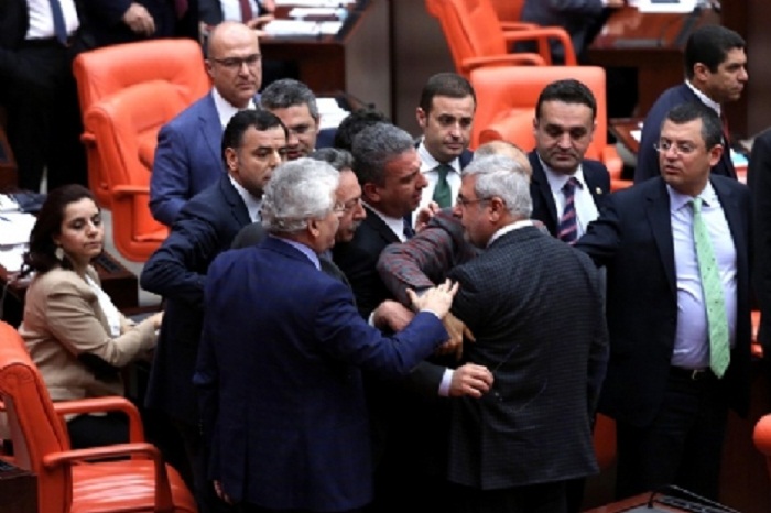 Ərdoğan deputatları `dalaşdırdı` - FOTO (VİDEO)